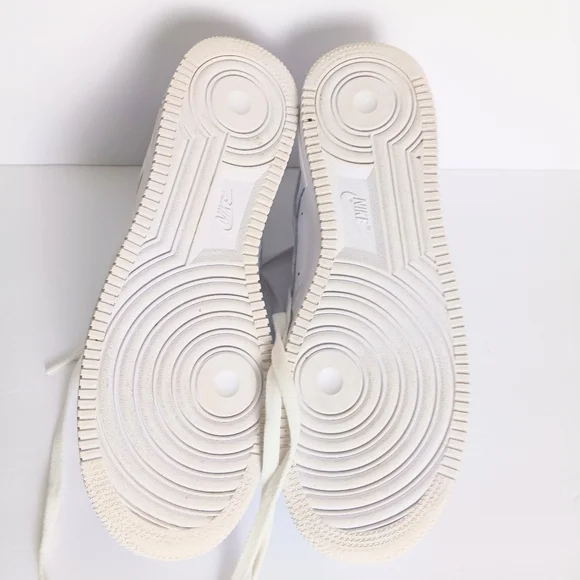 Nike Men Air Force One Low All White 2024 Sneakers Size 10.5 - Picture 4 of 7